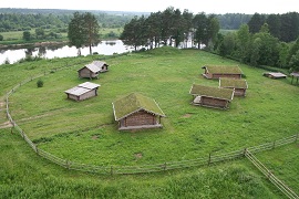 Славянская деревня в Любытино